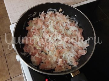 Картофельно-куриная запеканка с черносливом - шаг 4