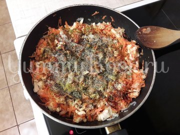 Картофельно-куриная запеканка с черносливом - шаг 6
