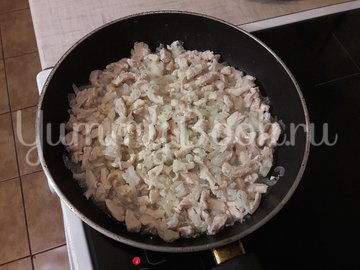 Картофельно-куриная запеканка с черносливом - шаг 5