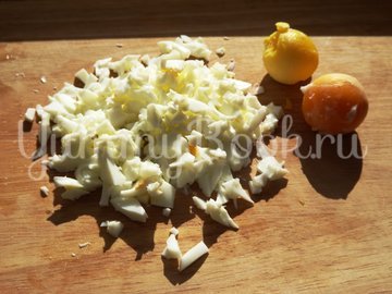 Салат с капустой и тунцом - шаг 6