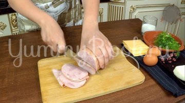 Слоеная Картофельная запеканка с ветчиной и сыром - шаг 3