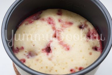 Манник с клубникой в мультиварке - шаг 6