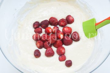 Манник с клубникой в мультиварке - шаг 4