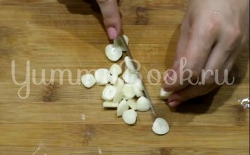 Хрустящие малосольные огурцы на минералке - шаг 2