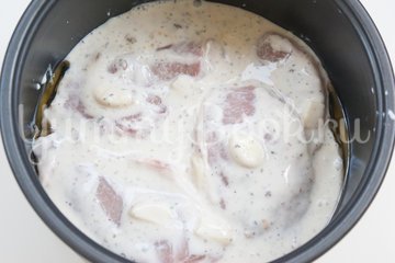 Маринованная свинина в мультиварке - шаг 3