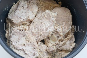 Маринованная свинина в мультиварке - шаг 4