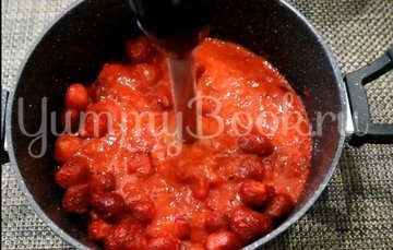 Свежая клубника с сахаром до весны - шаг 1