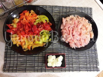 Куриное филе с болгарскими перцами - шаг 2