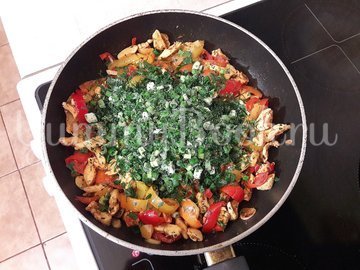 Куриное филе с болгарскими перцами - шаг 8