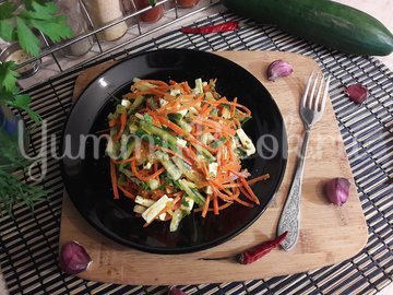 Салат с морковью по-корейски, огурцом и фетой - шаг 4