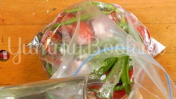 Бочковые помидоры в пакете - шаг 7