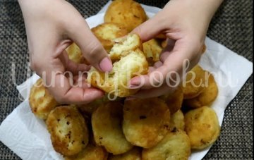 Пончики из творога на сковороде - шаг 5