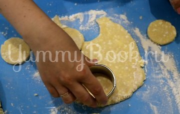 Пончики из творога на сковороде - шаг 3