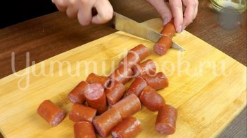 Охотничьи колбаски с картофелем в горшочках по-домашнему - шаг 6