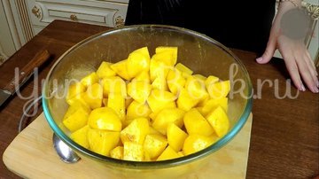 Охотничьи колбаски с картофелем в горшочках по-домашнему - шаг 2