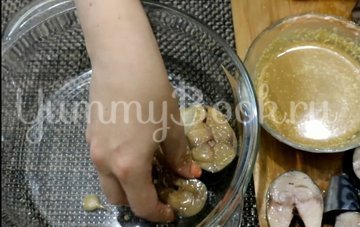 Запеченная скумбрия в духовке - шаг 3