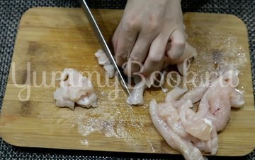 Котлеты из куриного филе и шампиньонов - шаг 1