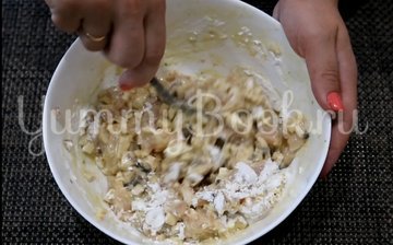 Котлеты из куриного филе и шампиньонов - шаг 4