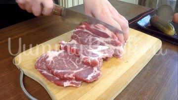 Отбивное мясо в соусе под пюре - шаг 2
