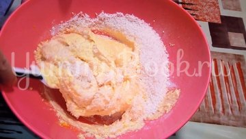 Творожная запеканка с кокосовой стружкой - шаг 2