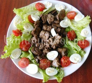 Тёплый салат из куриной печени и помидоров черри - шаг 8