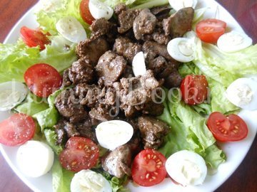 Тёплый салат из куриной печени и помидоров черри - шаг 9