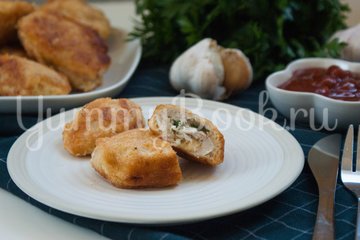 Куриные рулетики в необычном кляре - шаг 12