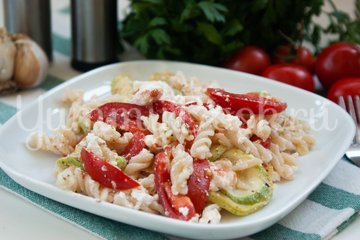 Салат с макаронами и сыром фета - шаг 9
