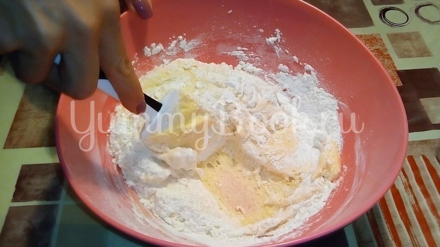 Пирог со сливами из пудингового теста - шаг 3
