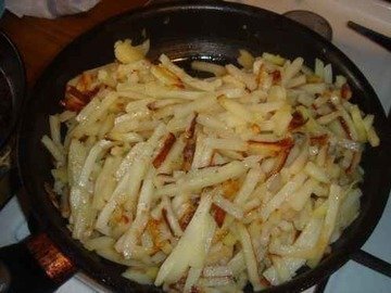 Картофель жареный с помидорами