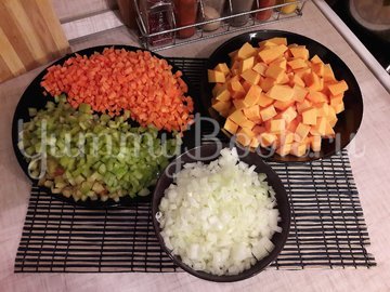 Тыквенно-чечевичный суп с копчёной курицей - шаг 2