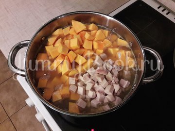 Тыквенно-чечевичный суп с копчёной курицей - шаг 7