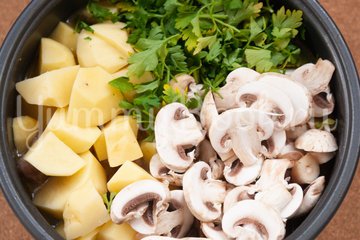 Тушеное мясо "Бонезио" в мультиварке - шаг 5