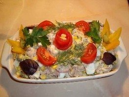 Салат из тунца с горчичным соусом