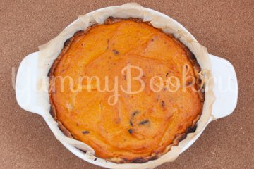 Пирог с тыквой и черносливом - шаг 12