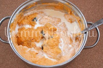 Пирог с тыквой и черносливом - шаг 10