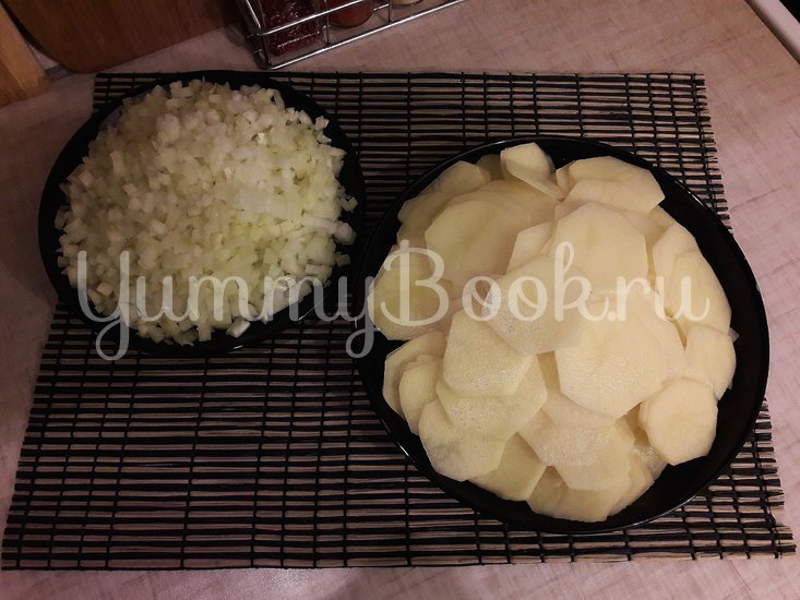 Картофельная запеканка с луком и фетой - шаг 2