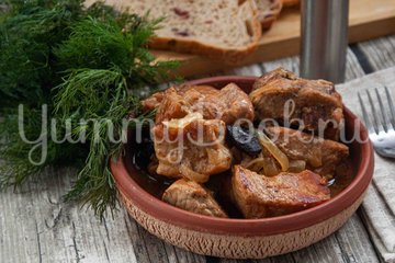 Свинина с черносливом в пивном соусе - шаг 7