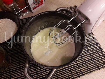 Кексы с начинкой из варёной сгущёнки - шаг 4