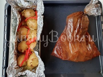 Запечённая говядина под маринадом с печеным картофелем - шаг 4