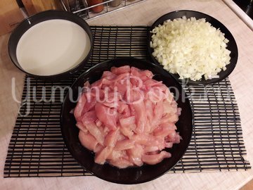Куриное филе в сливочно-луковом соусе - шаг 2