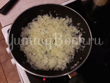 Куриное филе в сливочно-луковом соусе - шаг 3