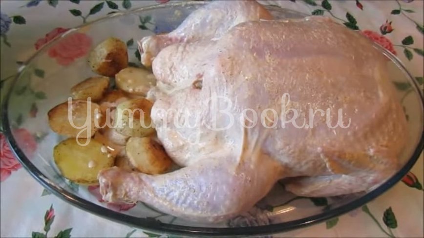 Курица, запеченная с картофелем в духовке - шаг 4