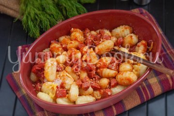 Запеченные ньокки с колбасой и сыром - шаг 6