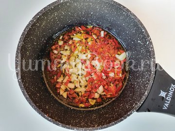 Пирожки с тунцом и овощами - шаг 4