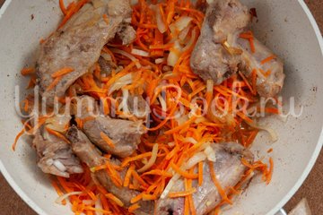 Капуста, тушеная с ребрышками - шаг 3