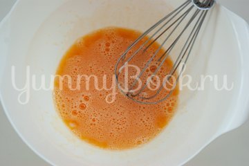 Ажурные блины из бутылки - шаг 1