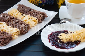 Ажурные блины из бутылки - шаг 8