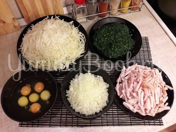 Капустный салат с копчёной курицей и яичными блинами - шаг 2