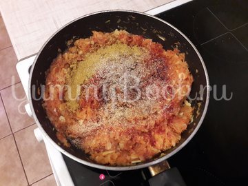 Пряная горошница с овощами в сковороде - шаг 6